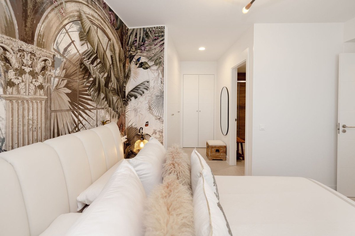 2 Bed Ground Floor Apartment in Torremolinos Centro