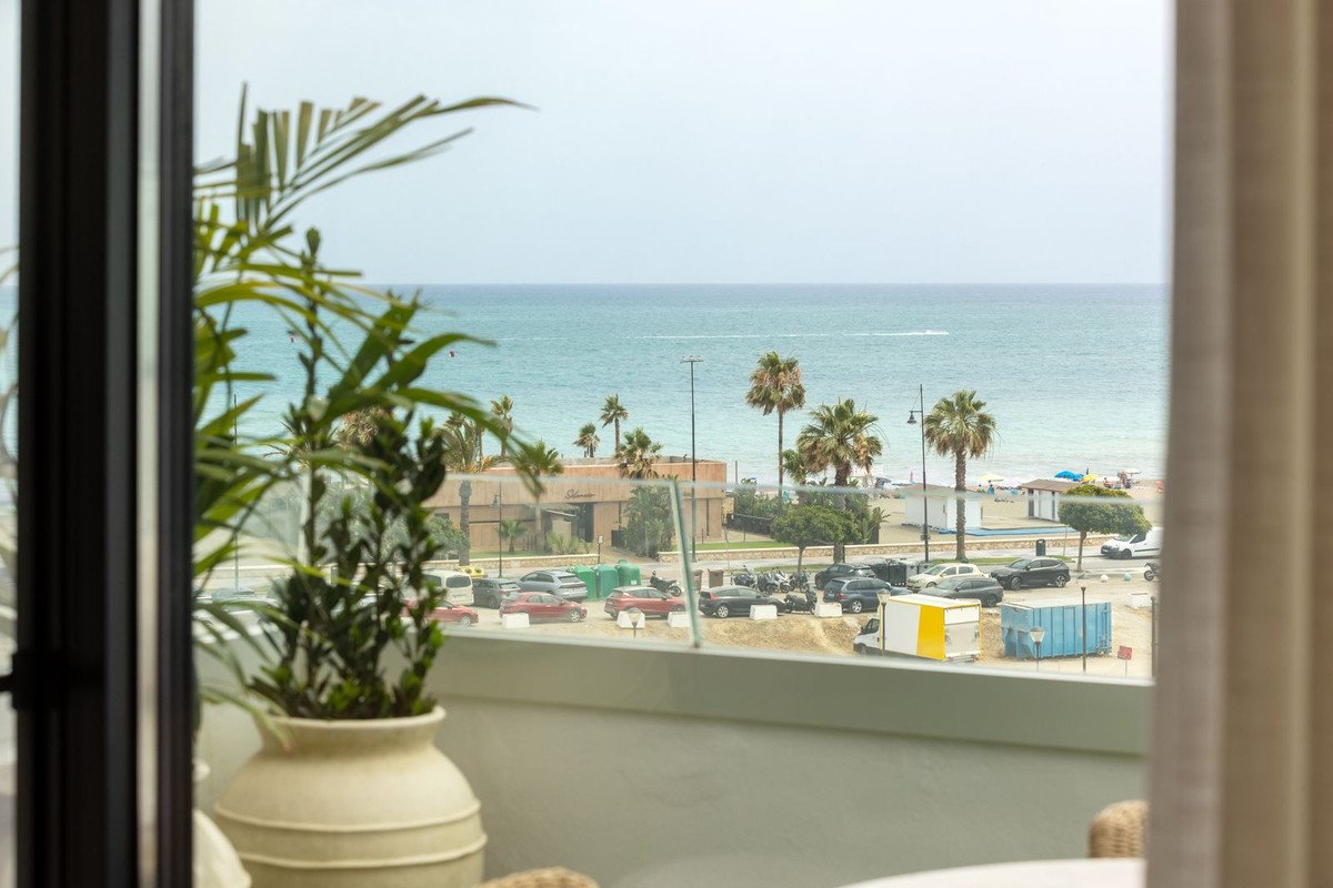 2 Bed Ground Floor Apartment in Torremolinos Centro