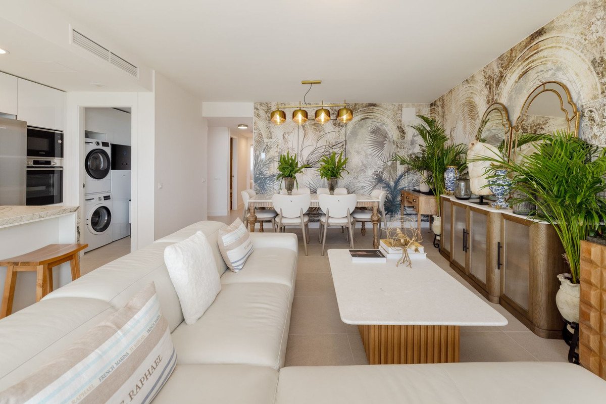 2 Bed Ground Floor Apartment in Torremolinos Centro