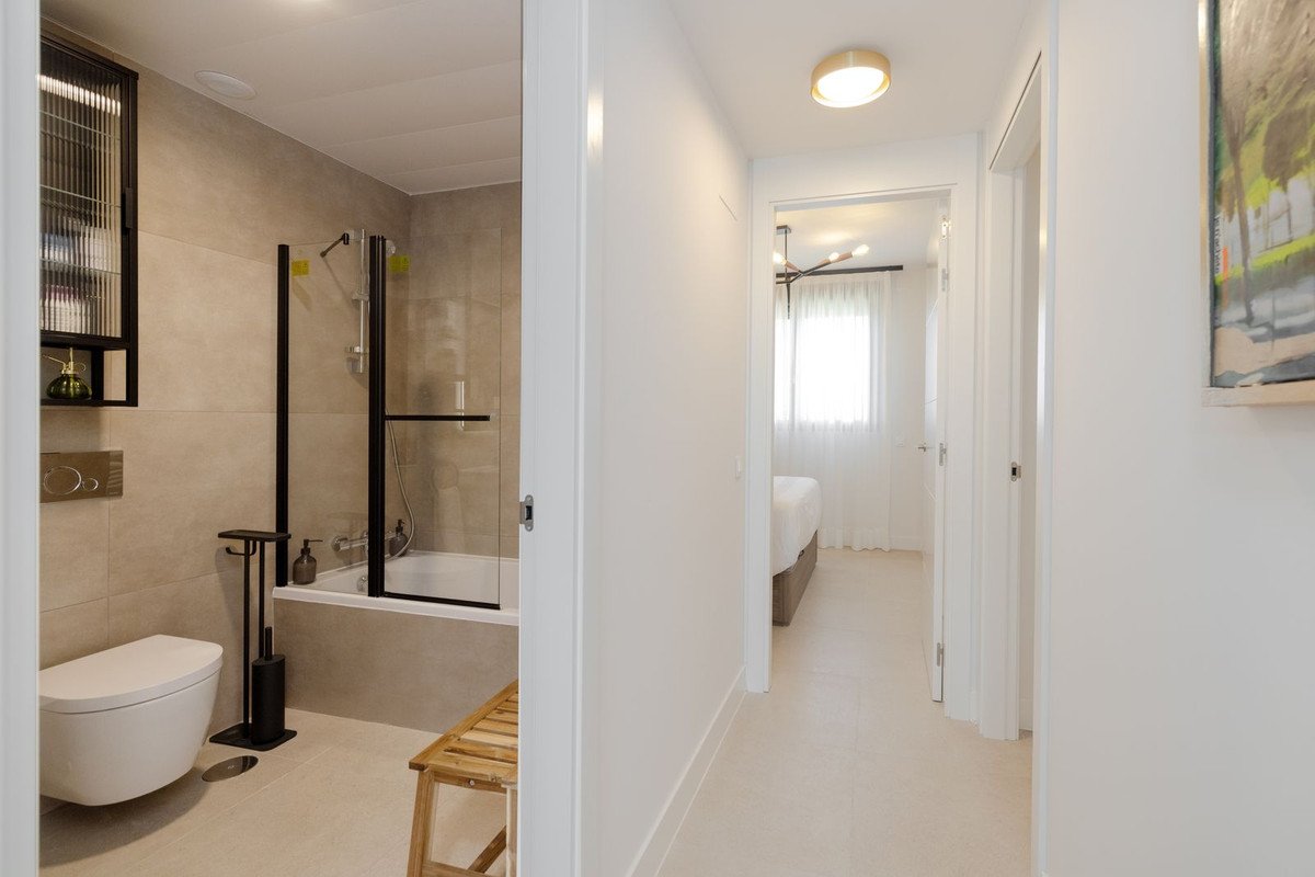 2 Bed Ground Floor Apartment in Torremolinos Centro