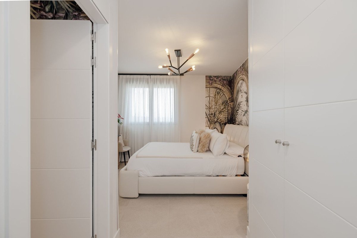 2 Bed Ground Floor Apartment in Torremolinos Centro