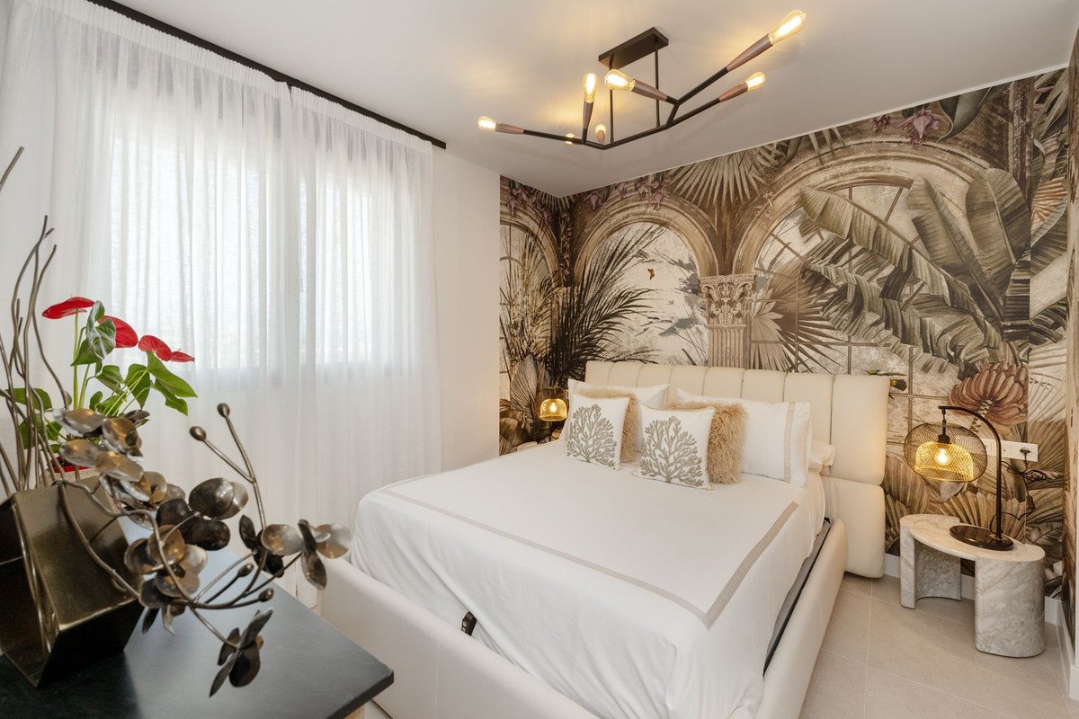 2 Bed Ground Floor Apartment in Torremolinos Centro