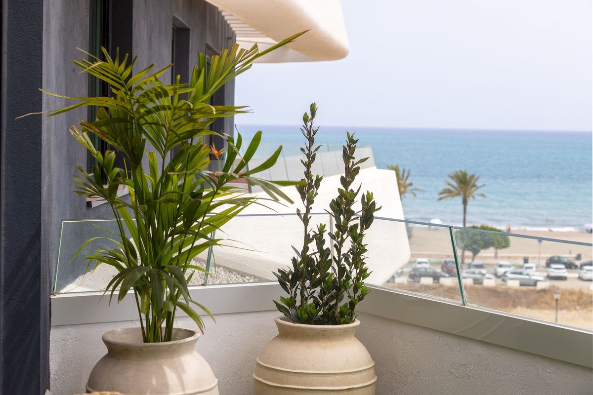 2 Bed Ground Floor Apartment in Torremolinos Centro
