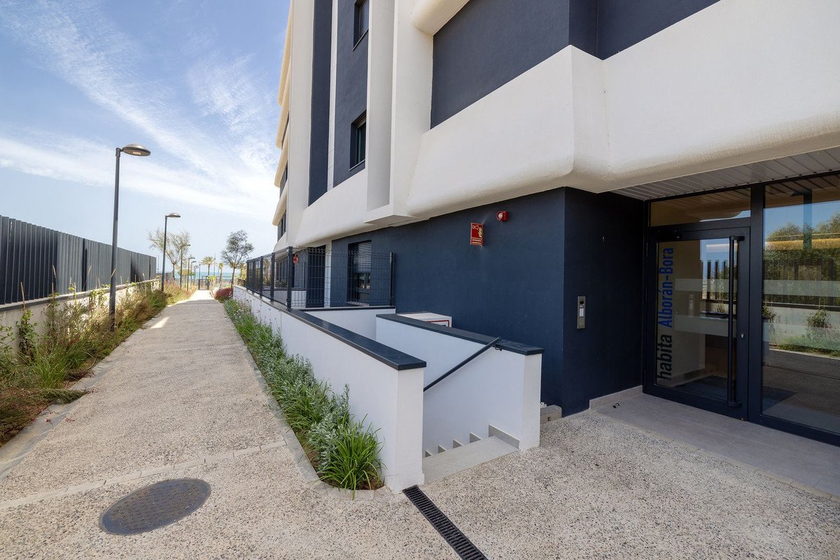 2 Bed Ground Floor Apartment in Torremolinos Centro