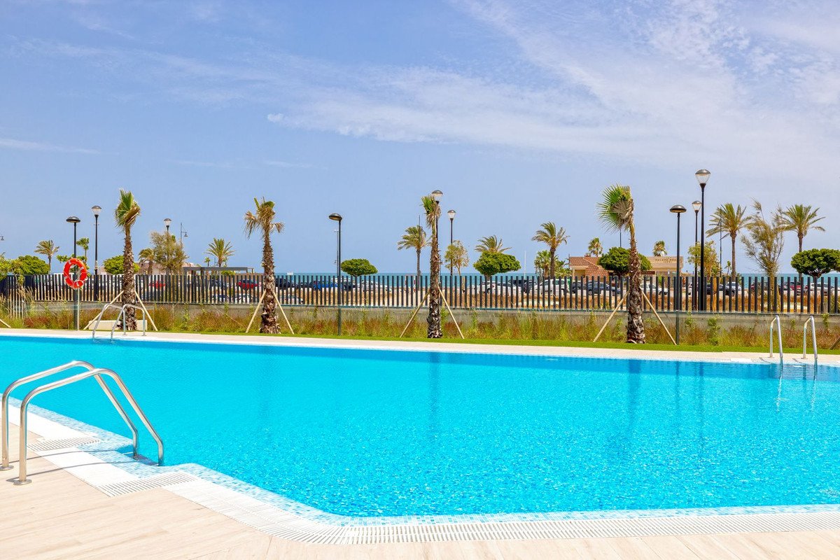 2 Bed Ground Floor Apartment in Torremolinos Centro