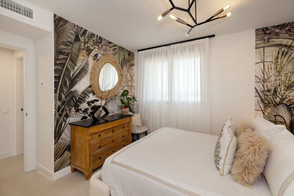 2 Bed Ground Floor Apartment in Torremolinos Centro