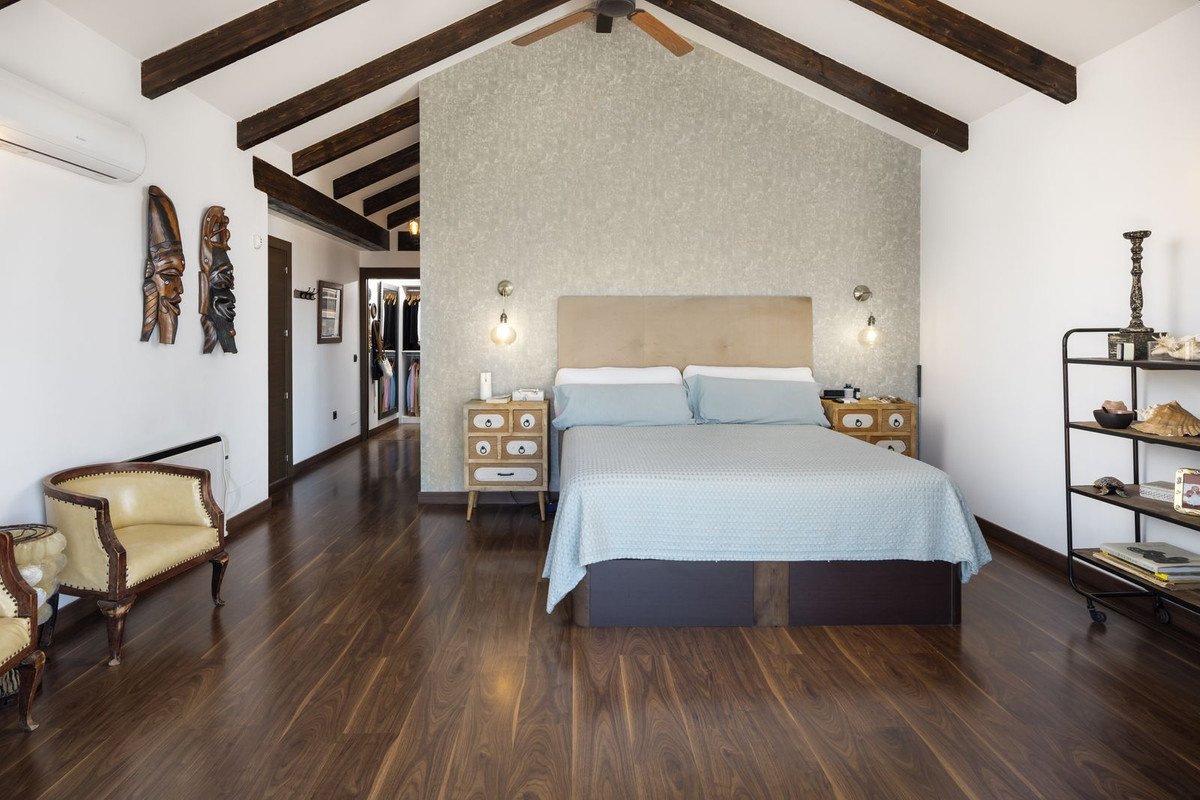 4 Bed Detached Villa in Arenas