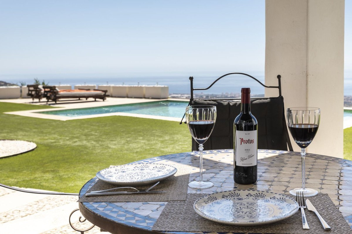4 Bed Detached Villa in Arenas