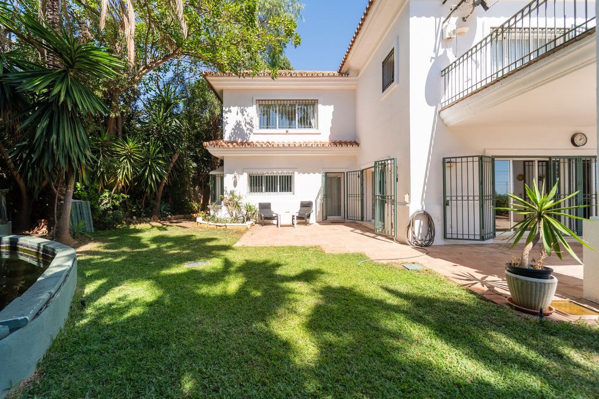 4 Bed Detached Villa in El Rosario