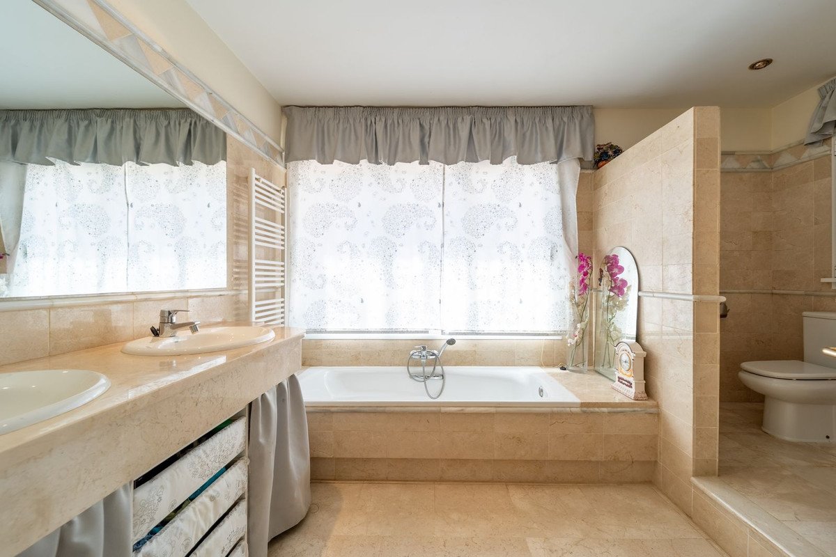 4 Bed Detached Villa in El Rosario