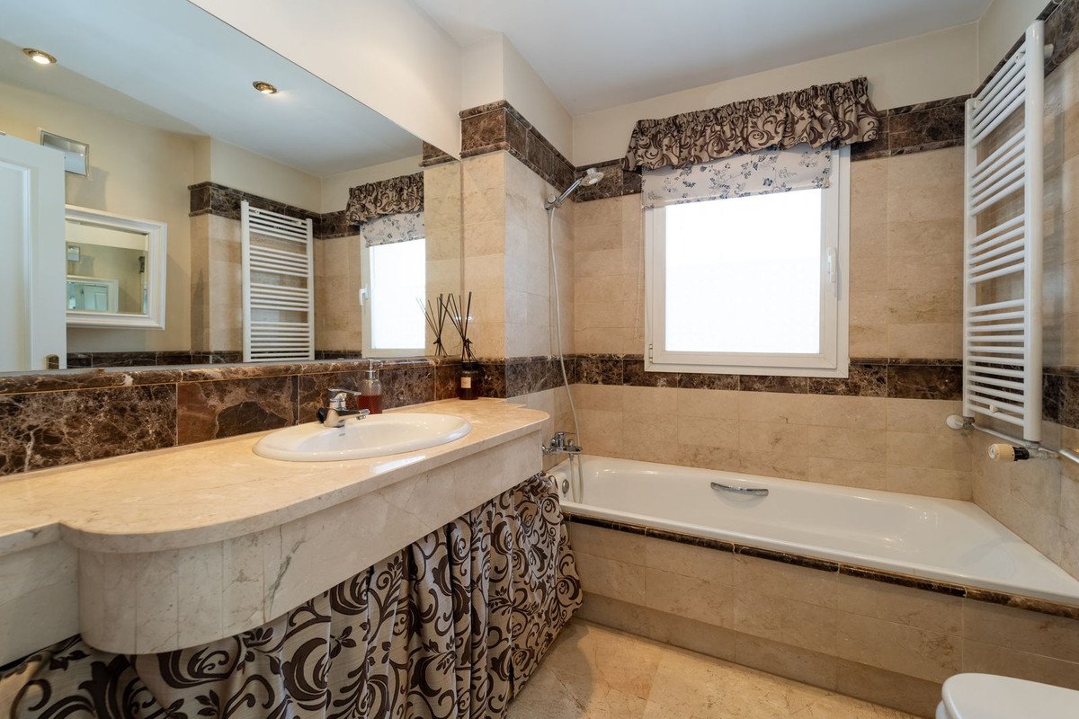 4 Bed Detached Villa in El Rosario