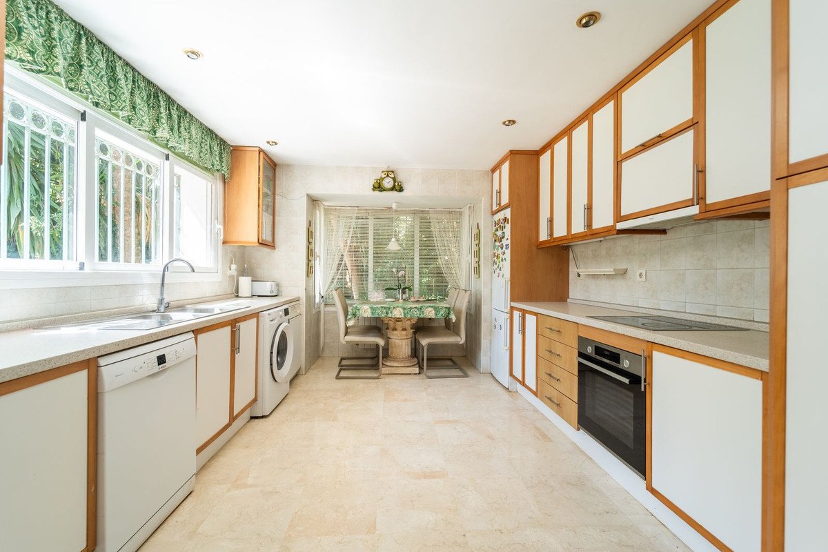 4 Bed Detached Villa in El Rosario