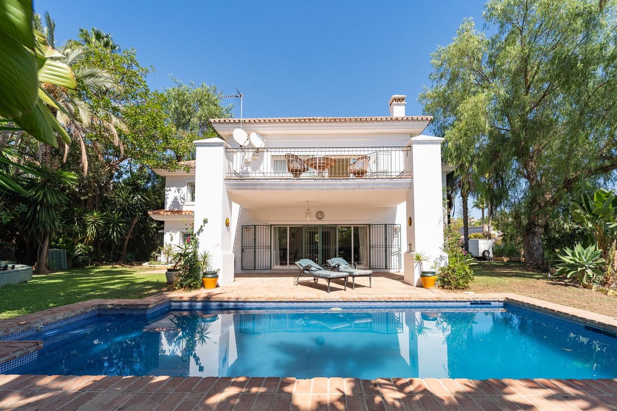 4 Bed Detached Villa in El Rosario