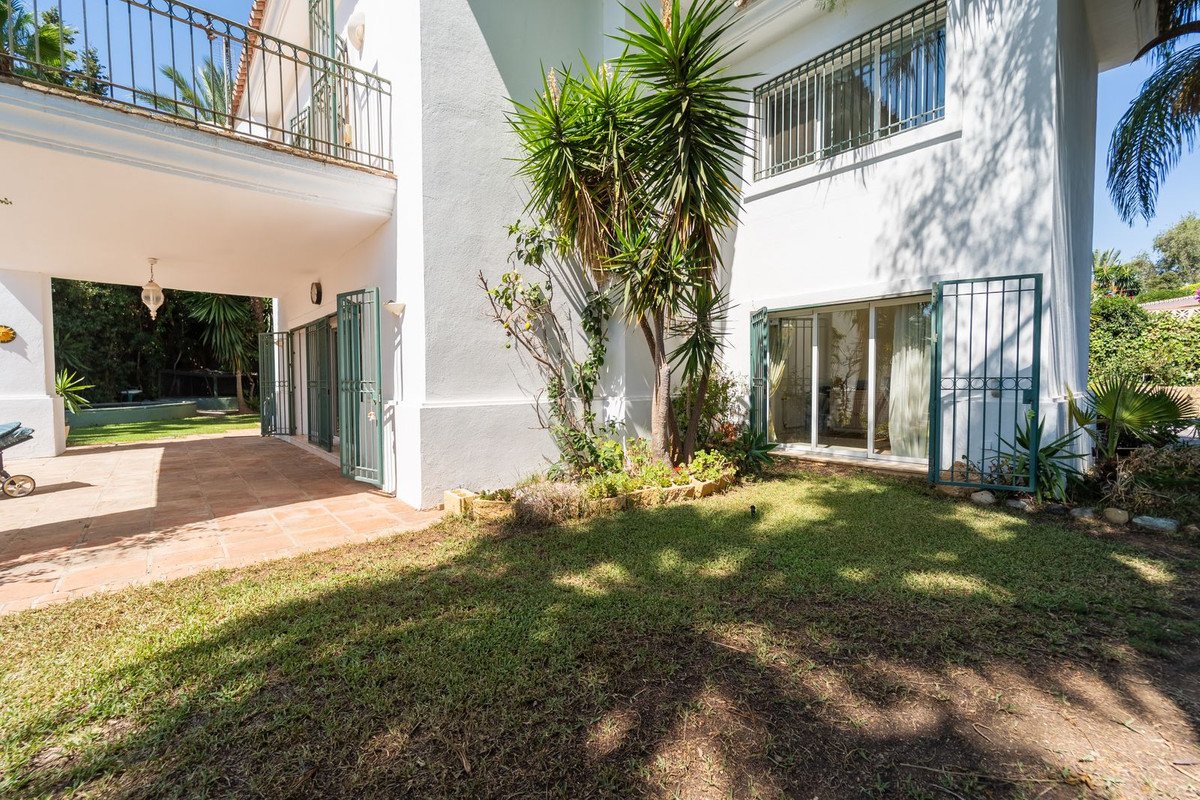 4 Bed Detached Villa in El Rosario