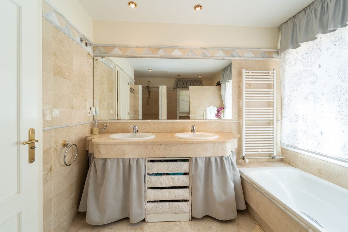 4 Bed Detached Villa in El Rosario