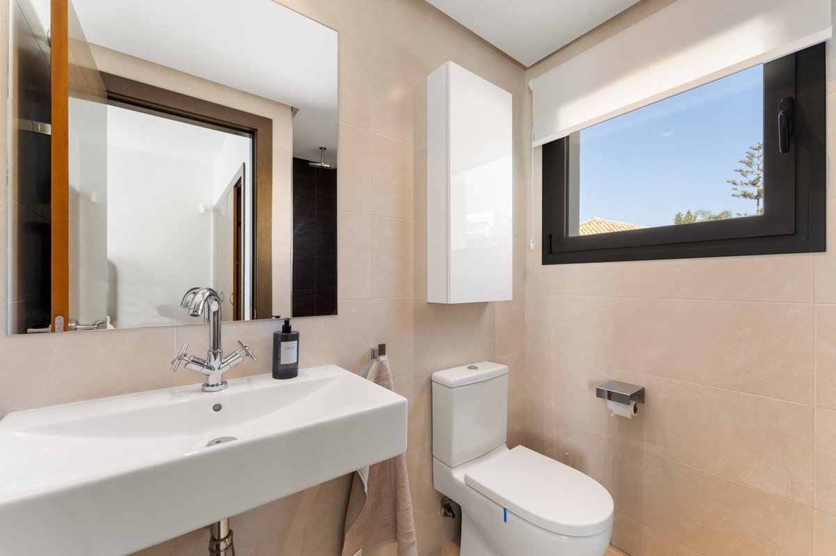 5 Bed Detached Villa in Benahavís