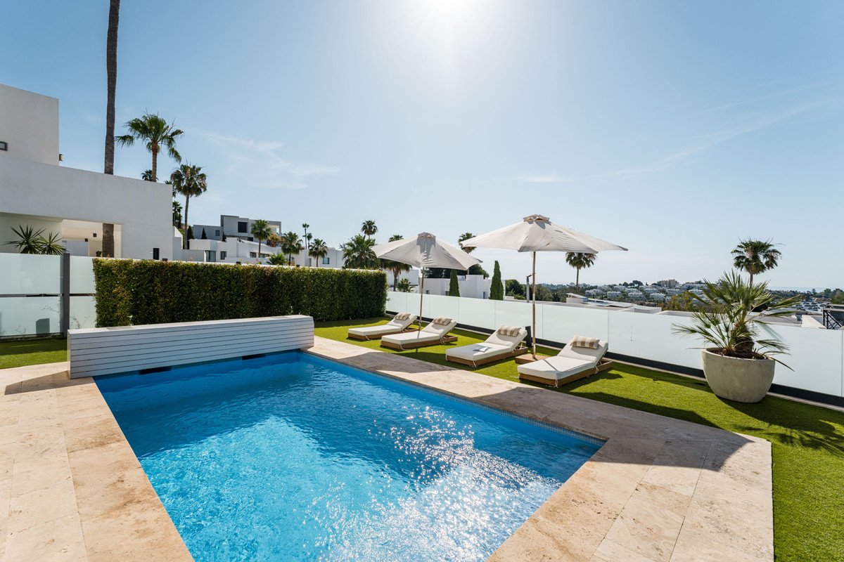 5 Bed Detached Villa in Benahavís