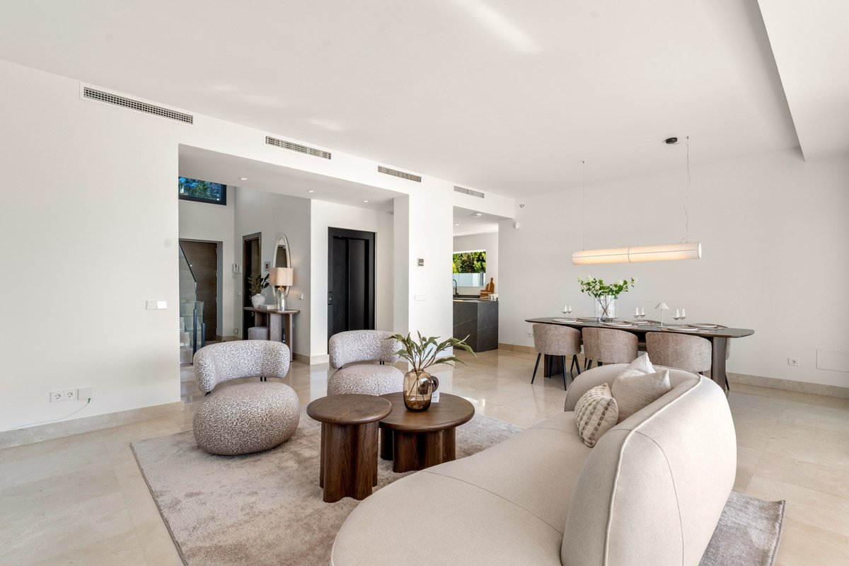 5 Bed Detached Villa in Benahavís