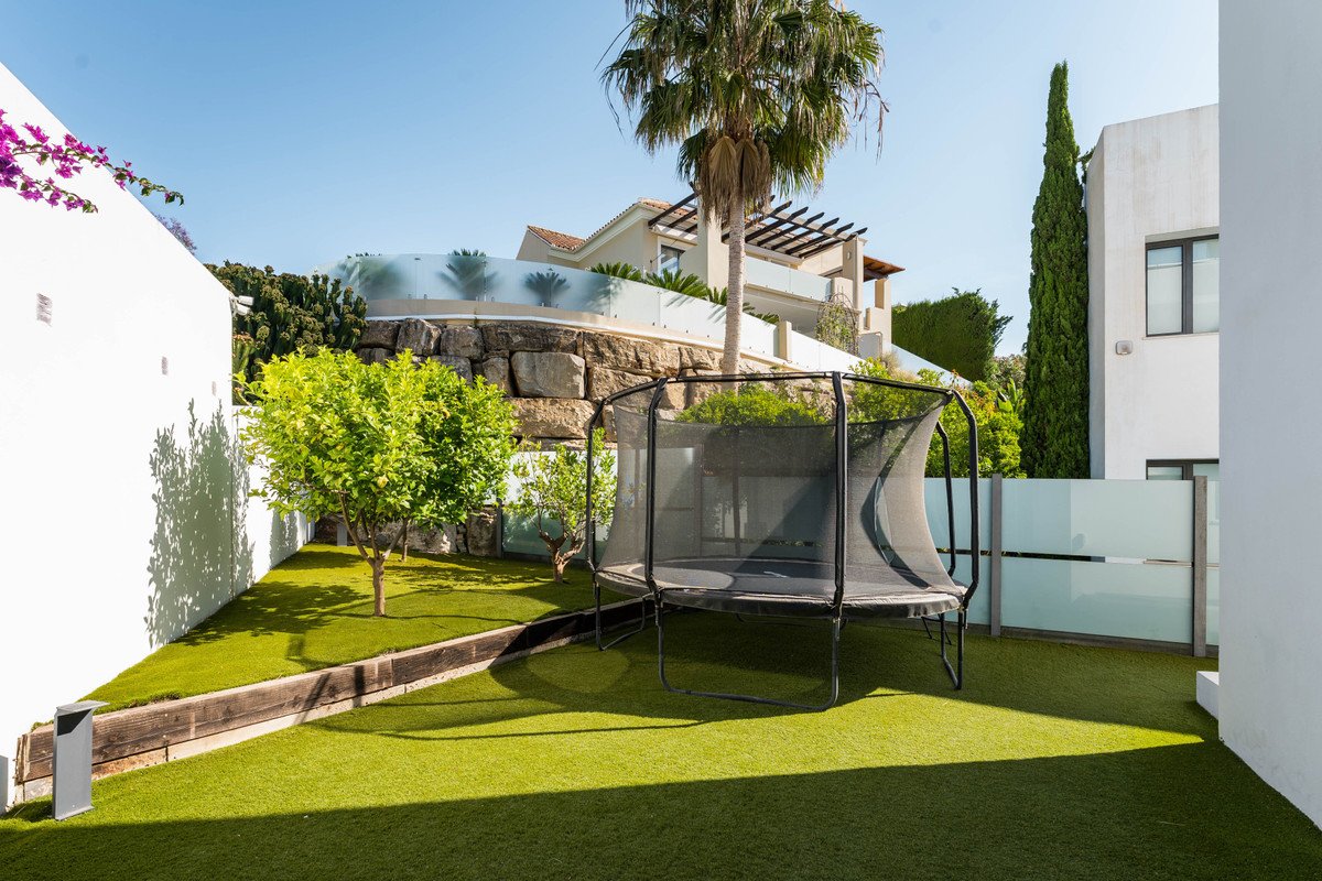 5 Bed Detached Villa in Benahavís