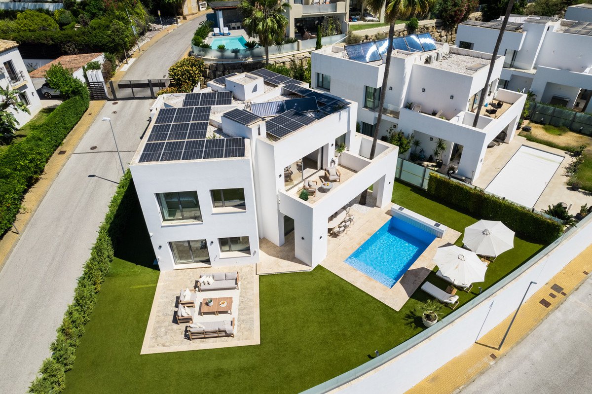 5 Bed Detached Villa in Benahavís