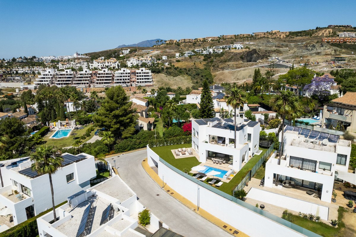 5 Bed Detached Villa in Benahavís