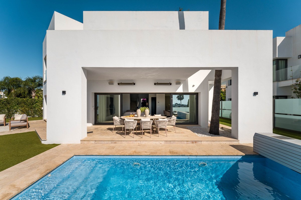 5 Bed Detached Villa in Benahavís