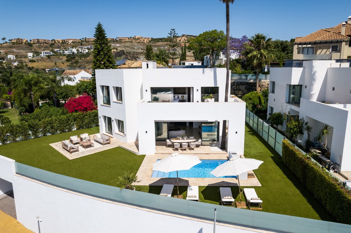 5 Bed Detached Villa in Benahavís