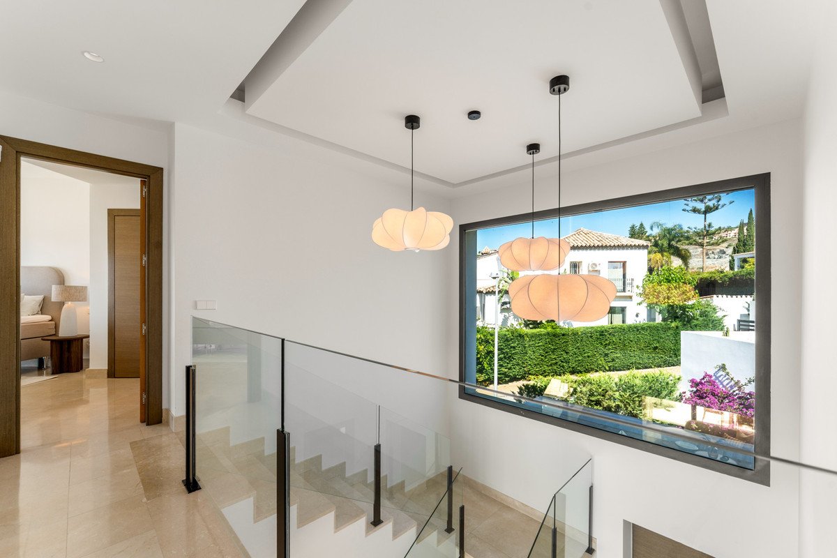 5 Bed Detached Villa in Benahavís
