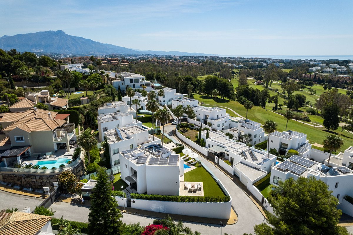 5 Bed Detached Villa in Benahavís
