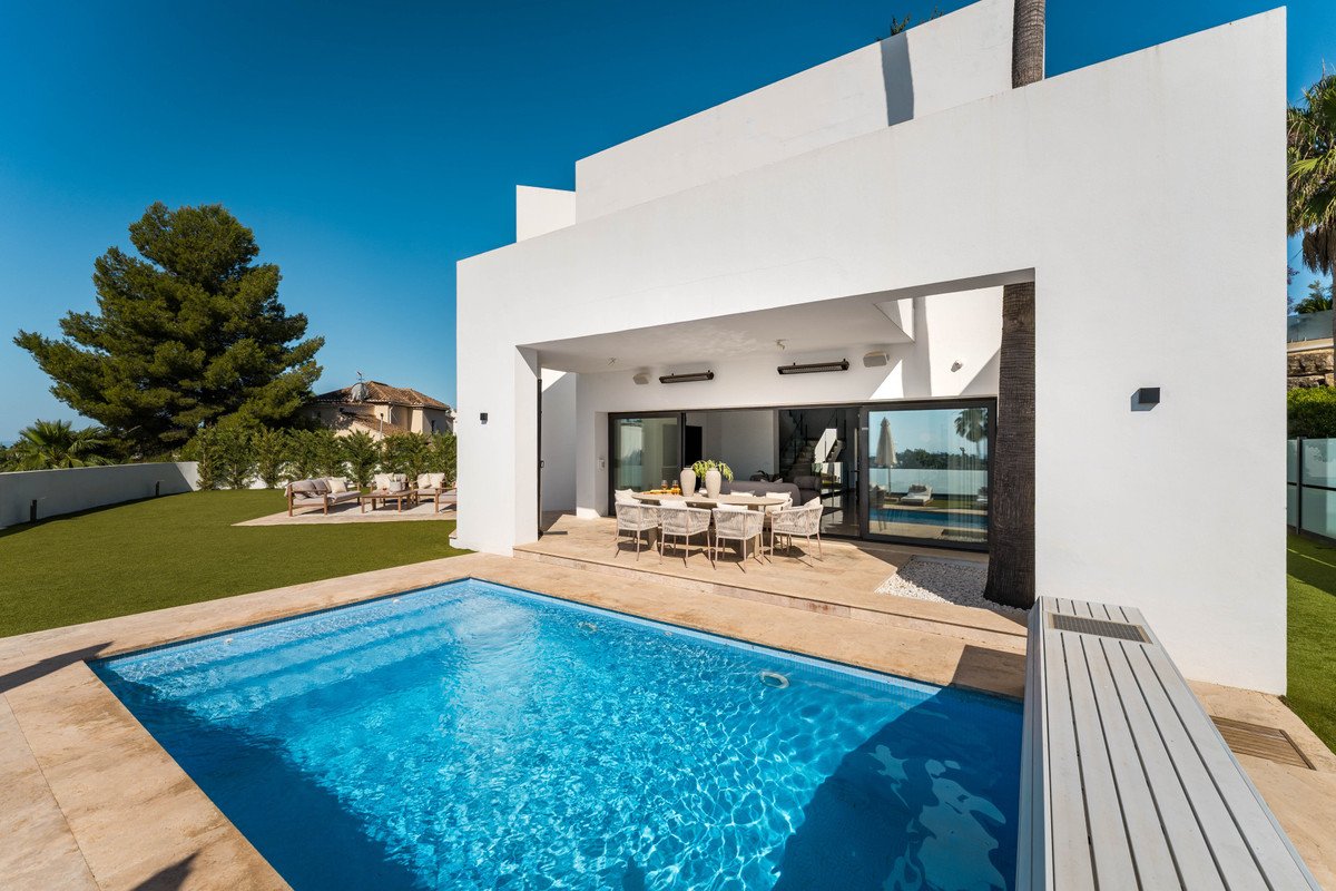 5 Bed Detached Villa in Benahavís