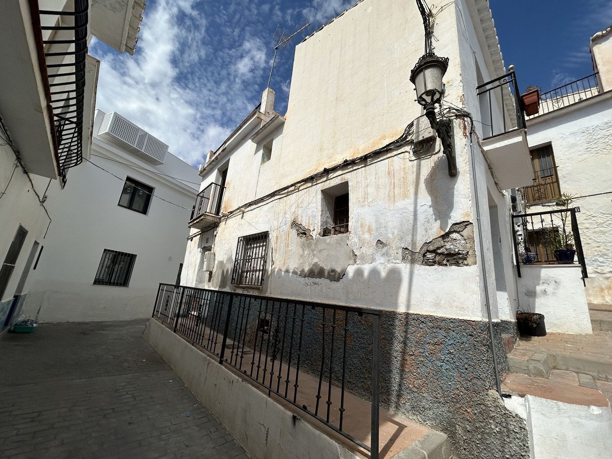 2 Bed Semi-Detached House in Torrox