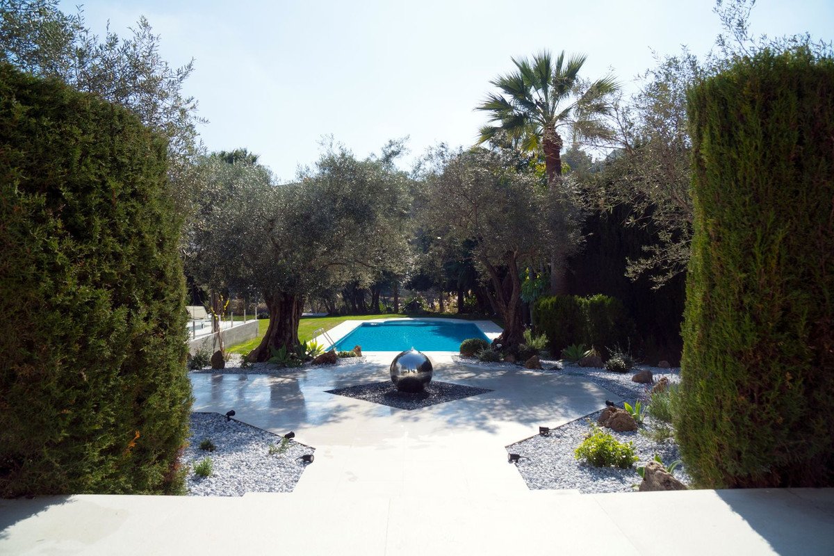 5 Bed Detached Villa in Nueva Andalucía
