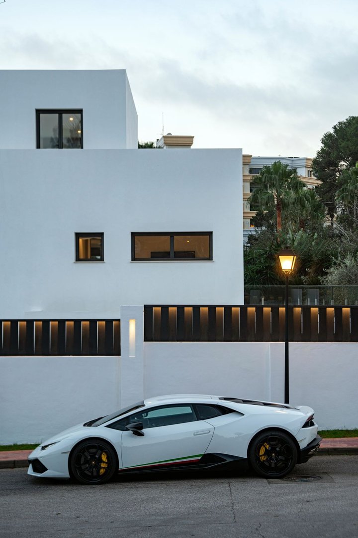 5 Bed Detached Villa in Nueva Andalucía