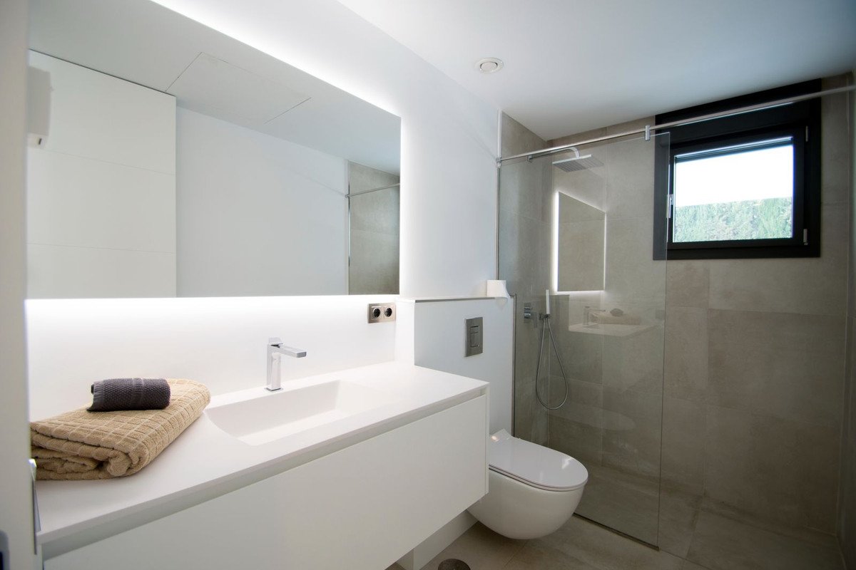 5 Bed Detached Villa in Nueva Andalucía