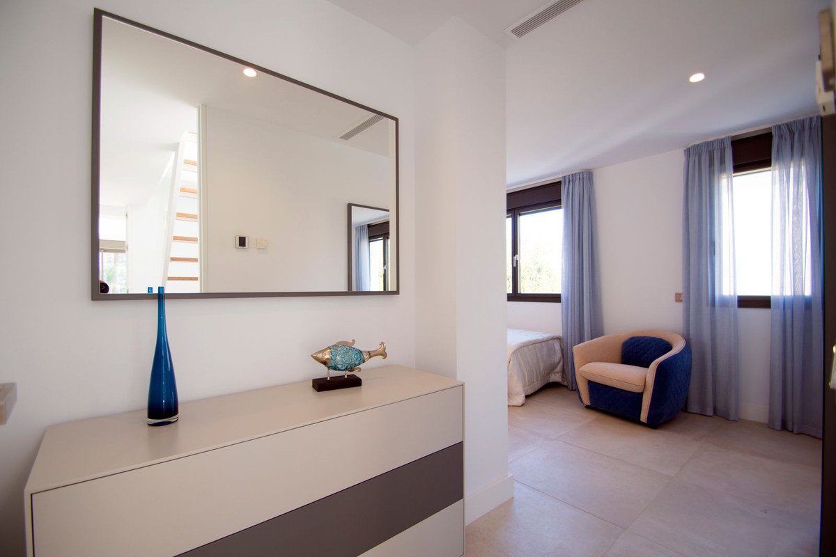 5 Bed Detached Villa in Nueva Andalucía