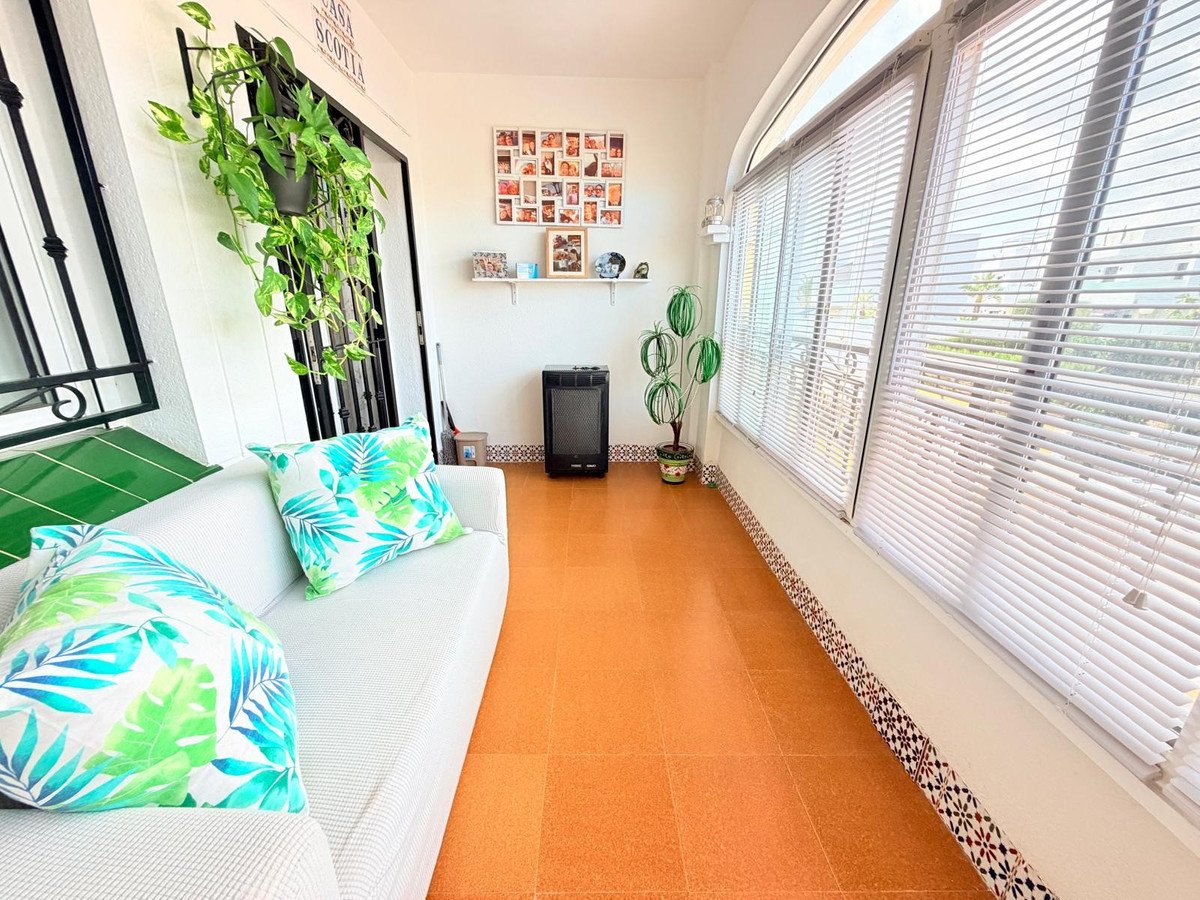 2 Bed Top Floor Apartment in Los Montesinos