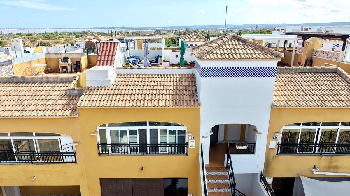 2 Bed Top Floor Apartment in Los Montesinos