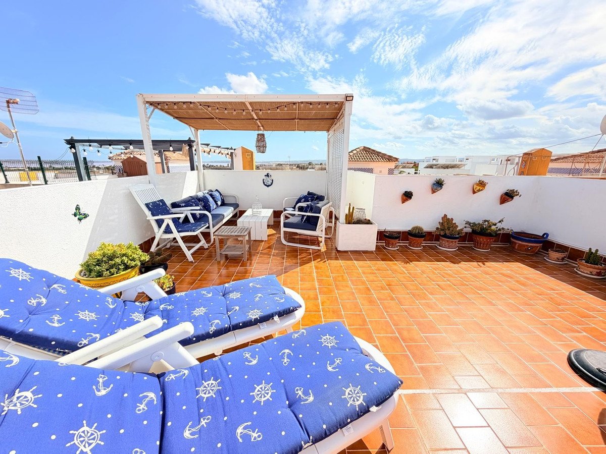2 Bed Top Floor Apartment in Los Montesinos