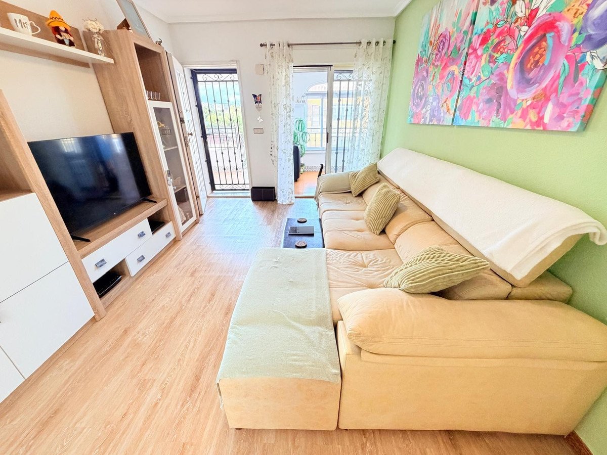 2 Bed Top Floor Apartment in Los Montesinos