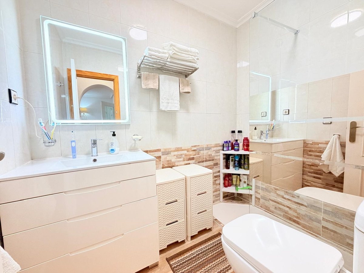 2 Bed Top Floor Apartment in Los Montesinos