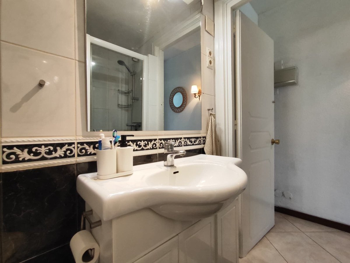 1 Bed Middle Floor Apartment in Fuengirola
