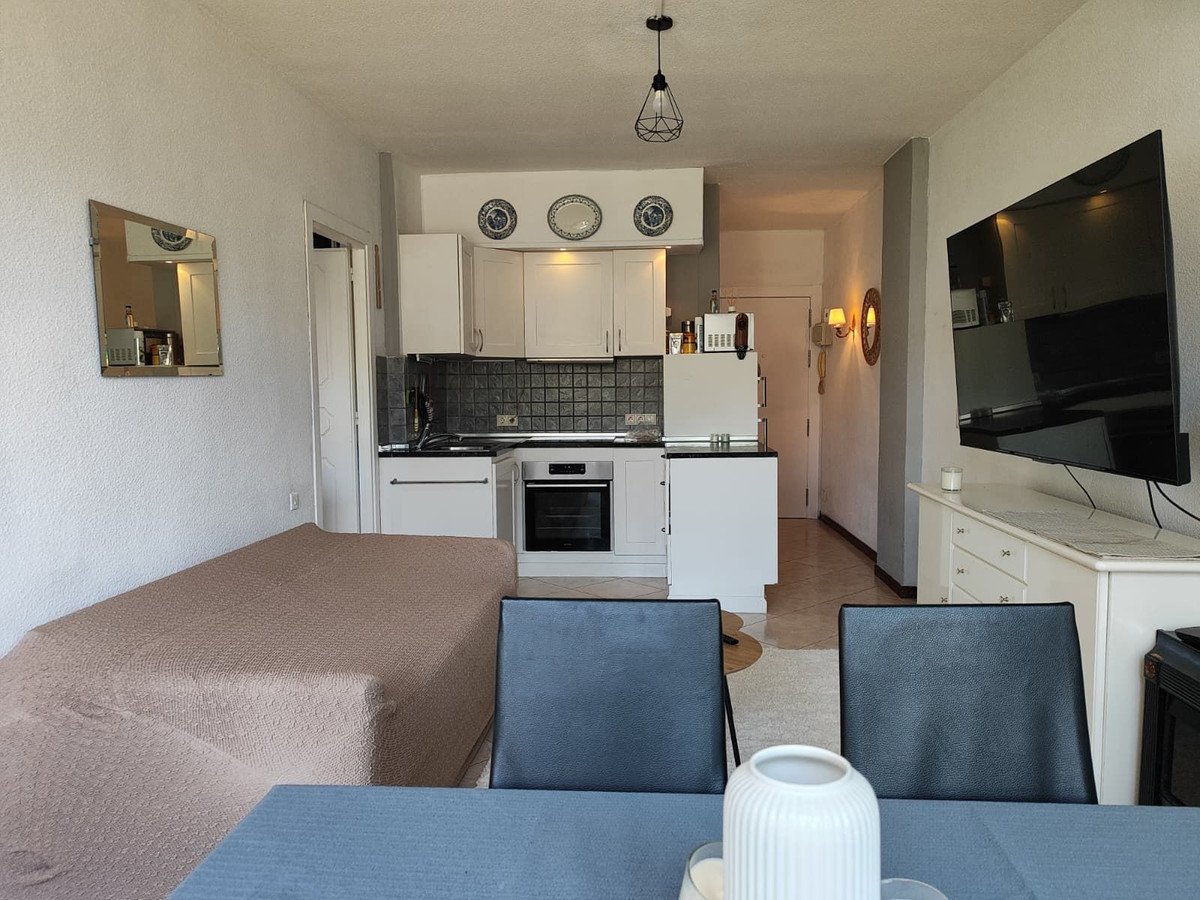 1 Bed Middle Floor Apartment in Fuengirola