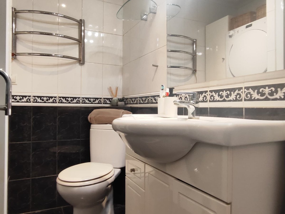 1 Bed Middle Floor Apartment in Fuengirola