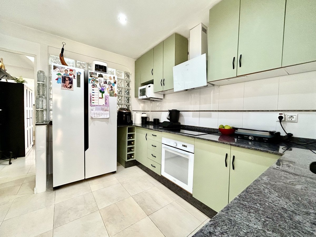 4 Bed Townhouse in Formentera del Segura
