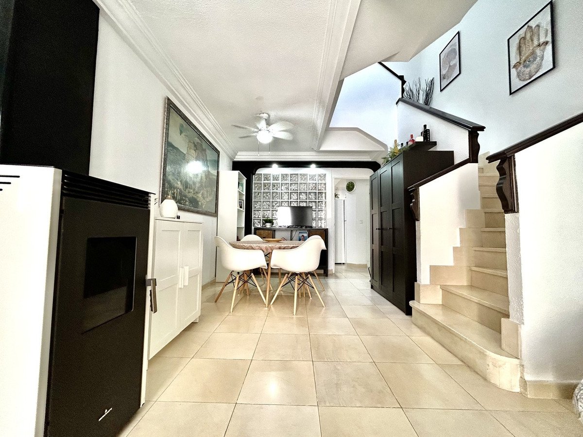 4 Bed Townhouse in Formentera del Segura
