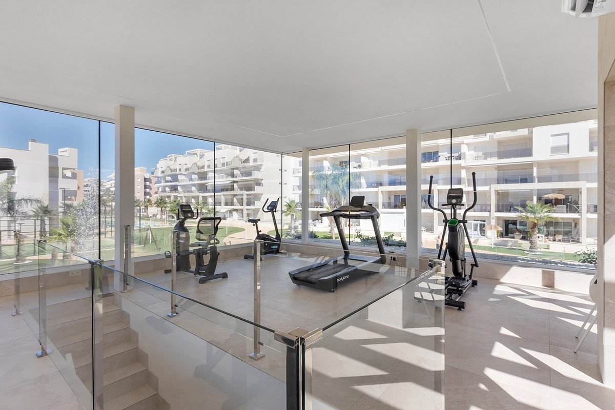2 Bed Ground Floor Apartment in Urbanización El Raso