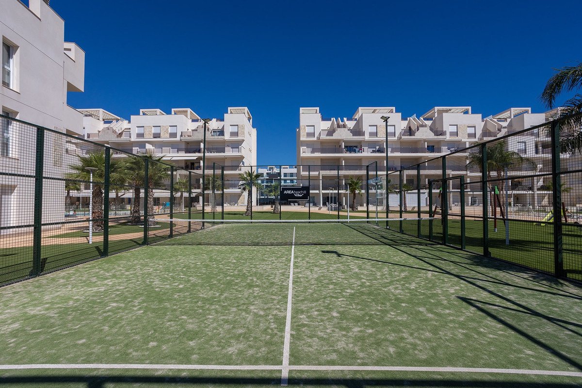 2 Bed Ground Floor Apartment in Urbanización El Raso