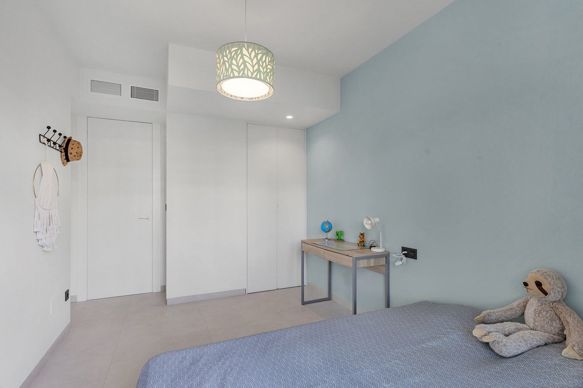 2 Bed Ground Floor Apartment in Urbanización El Raso