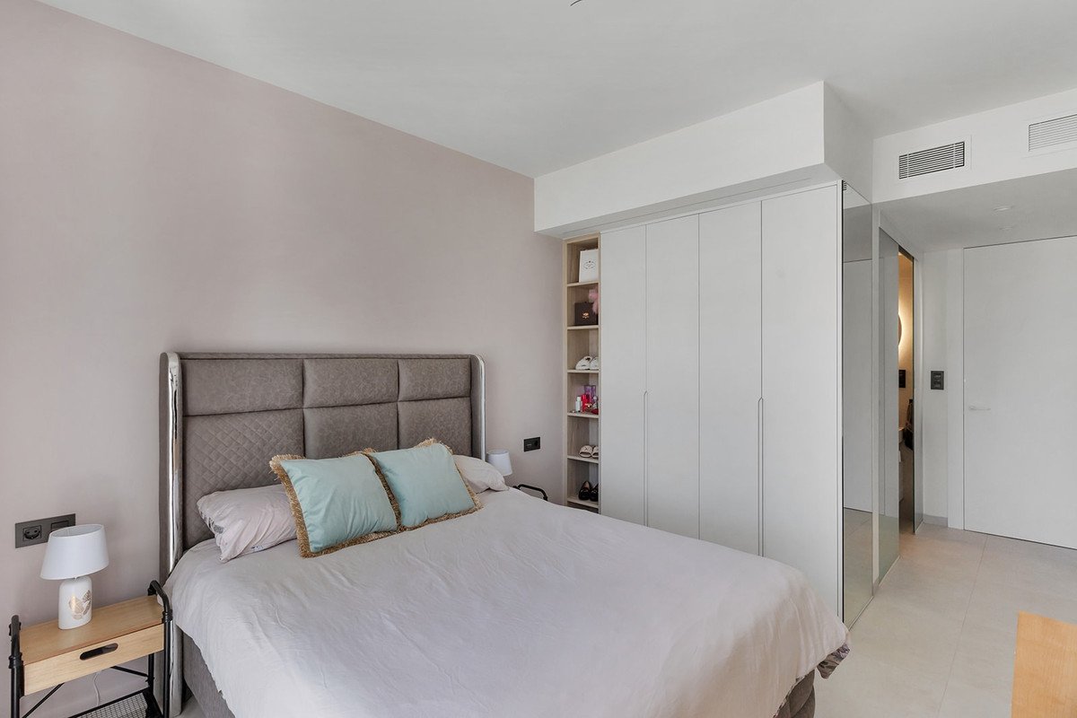 2 Bed Ground Floor Apartment in Urbanización El Raso