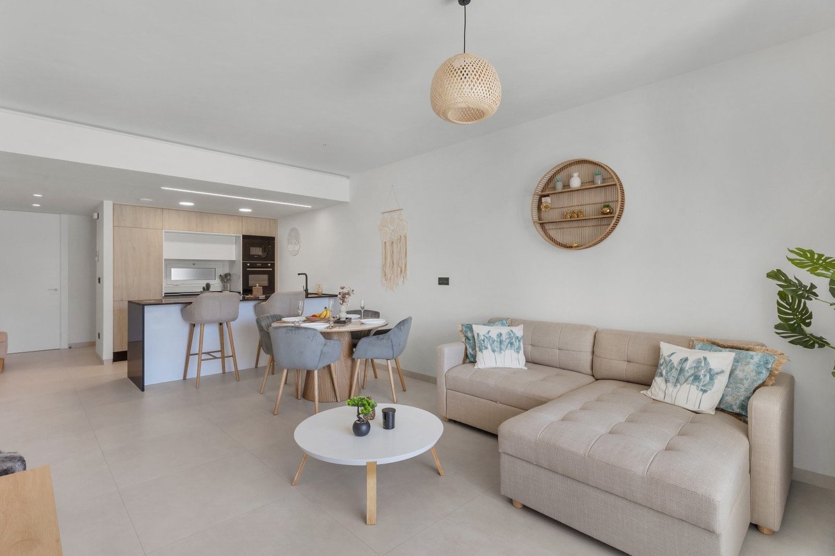 2 Bed Ground Floor Apartment in Urbanización El Raso